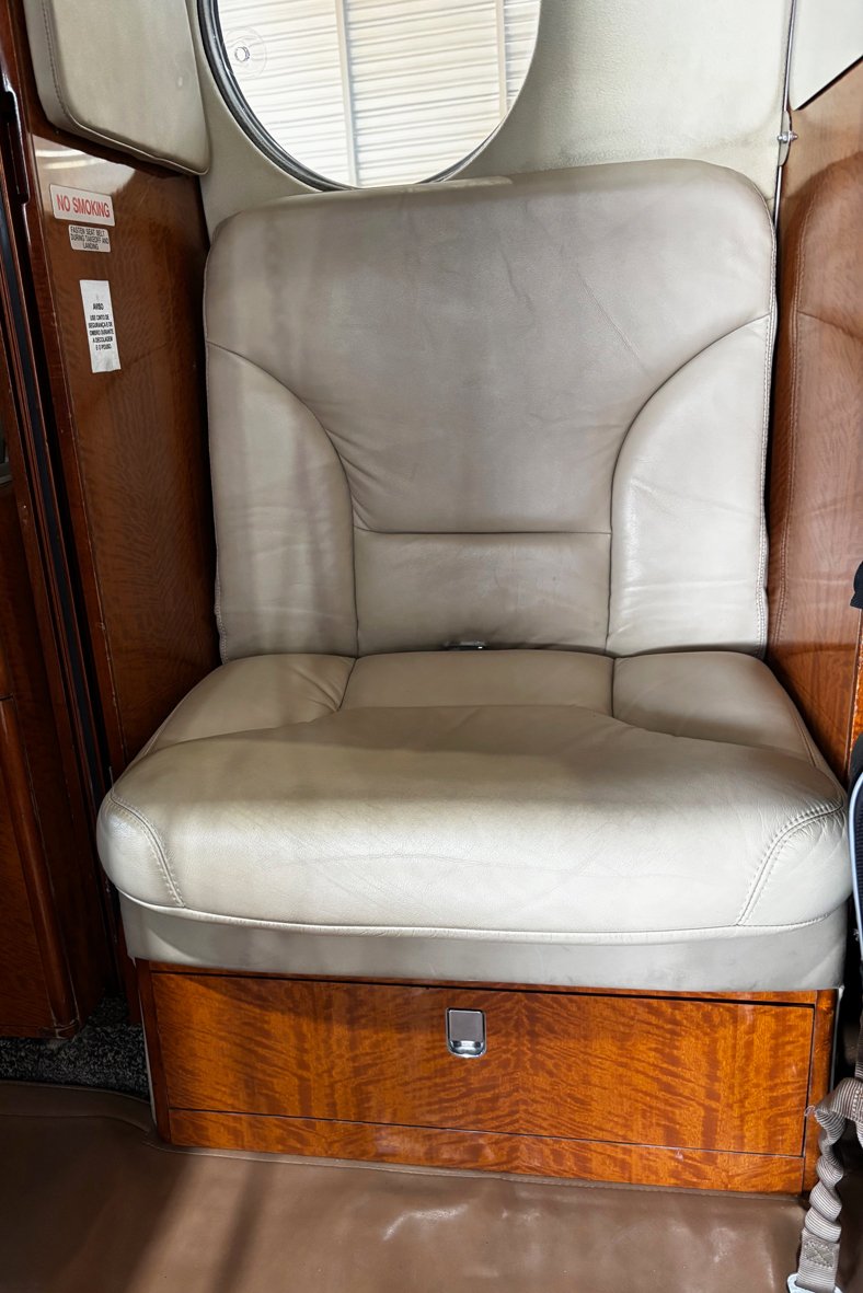 2009_B200GT_Interior4