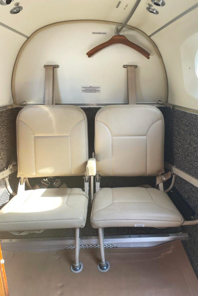 2009_B200GT_Interior5