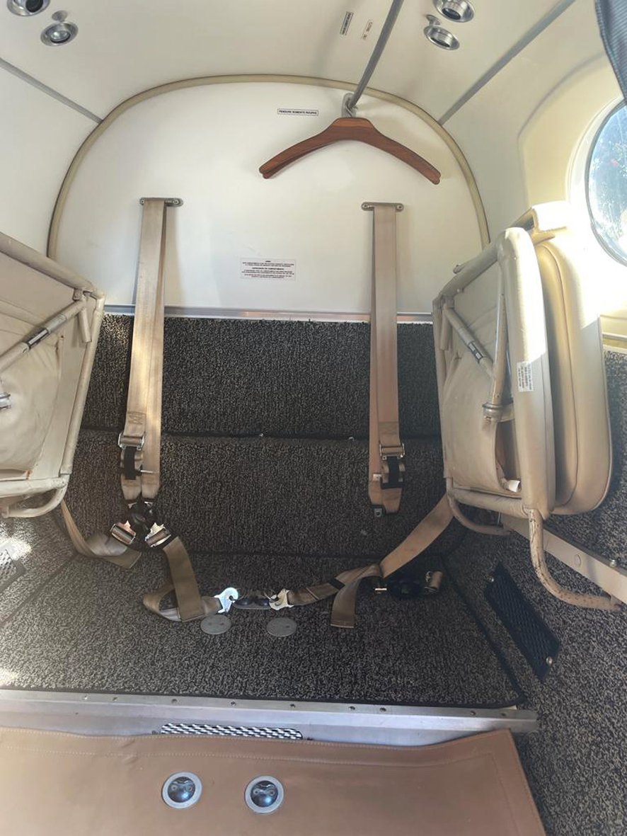 2009_B200GT_Interior6